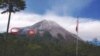 Kebakaran Hutan Iringi Letusan Merapi