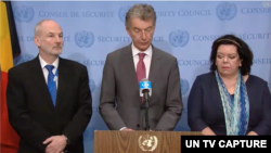 5일 뉴욕 유엔본부에서 영국과 프랑스, 독일, 벨기에, 에스토니아 등 유럽 5개국 대표들이 기자회견을 열고 북한의 최근 탄도미사일 발사를 규탄하는 공동성명을 발표했다. 크리스토프 호이스덴 유엔주재 독일대사가 대표로 성명을 읽고 있다.