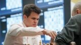 ARCHIVO - El campeón mundial de ajedrez, el noruego Magnus Carlsen.
