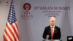 로버트 오브라이언 백악관 국가안보보좌관이 4일 태국에서 열린 아세안 정상회의에서 기자회견을 했다.