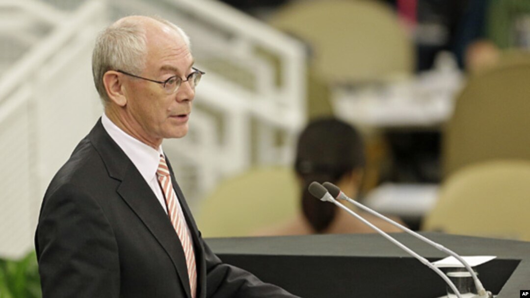 Presiden Dewan Eropa Herman van Rompuy atas nama 28 anggota Uni Eropa memberikan pidato mengenai senjata kimia Suriah pada Sidang Umum PBB, Rabu (25/9). 