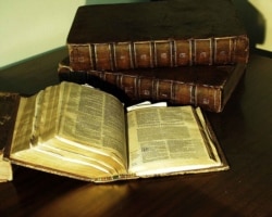 A 1581 edition of the Geneva Bible used by the Puritans, who rejected the Church of England's use of the King James Bible.