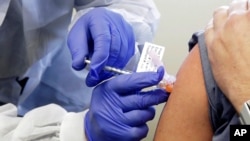 Việt Nam dự tính bắt đầu thử nghiệm vaccine Covid-19 trên người giai đoạn 1 vào tháng 10 – 12/2020.