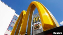 La comida de McDonald's es demasiado calórica para ser servida en Rusia, según la agencia de proteccisón del consumidor rusa.