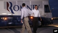 La fórmula republicana de Mitt Romney y Paul Ryan hacen campaña en Mooresville, Carolina del Norte, el domingo 12 de agosto de 2012.