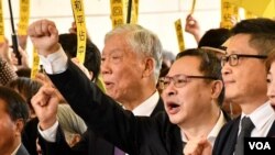 香港和平佔中三名發起人陳健民(右起)、戴耀廷、朱耀明。 (美國之音特約記者 湯惠芸拍攝 )