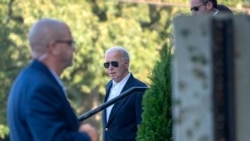 Presiden AS Joe Biden meninggalkan Gereja Katolik Roma St. Edmond di Rehoboth Beach, Delaware, Sabtu, 28 September 2024. (Foto: Mark Schiefelbein/AP Photo)