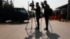 فدراسیون بین المللی خبرنگاران: ۱۵۳ رسانه در افغانستان «به اجبار» دست از کار کشیده‌اند