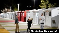 Домики для бездомных в одном из районов Лос-Анджелеса. Февраль 2021г. 