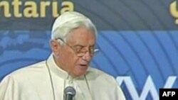 Papa: Mëkatet brenda kishës shkaktuan vuajtjet nga abuzimet seksuale