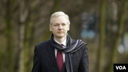 Pendiri situs WikiLeaks Julian Assange, tiba di Pengadilan Belmarsh Magistrates, London, Kamis (24/2).