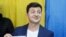 A diferencia de la mayoría de las elecciones en Ucrania tras la caída de la Unión Soviética, Volodymyr Zelenskiy parecía haber ganado tanto en el este como en el oeste del país, que normalmente se ubican en bandos enfrentados. 