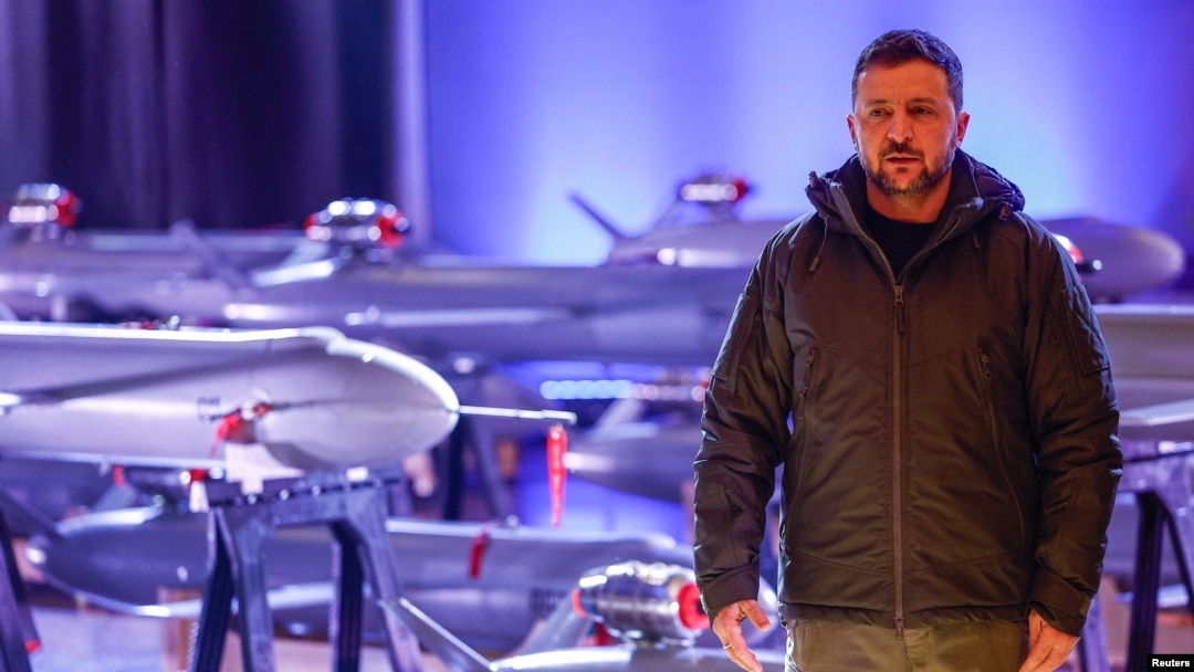 Ukrajinski predsjednik Volodymyr Zelenskyy posjetio je izložbu novih ukrajinskih dronova u Kijevu 6. decembra 2024. godine.