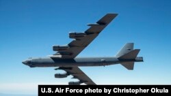 지난해 6월 캘리포니아주 에드워즈공군기지에서 이륙한 미 공군 B-52 폭격기에서 극초음속 미사일 AGM-183A 프로토타입 시험발사에 성공했다. 사진 제공: US Air Force.
