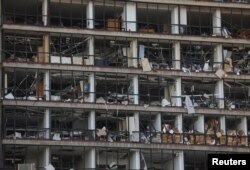 Edificios en Beirut perdieron completamente su fachada por la onda expansiva de la explosión.