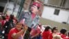 Chávez se pierde de la fiesta en su honor