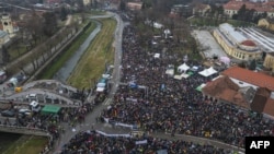 Blokada Lepeničkog bulevara u Kragujevcu (Andrej ISAKOVIC / AFP)