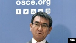  Le ministre des Affaires étrangères japonais, Taro Kono, à Vienne, le 15 frévier 2018,