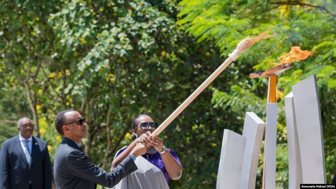Perezida w'u Rwanda Paul Kagame na Madamu wiwe Jeanette Kagame 