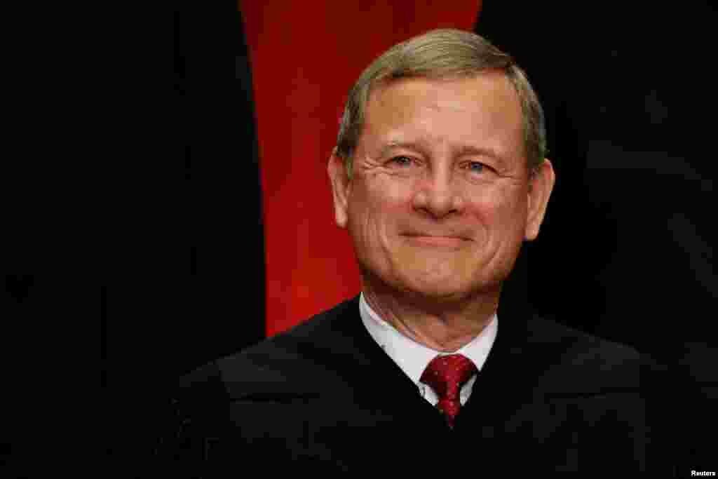 美国最高法院首席大法官约翰&middot;罗伯茨（U.S. Chief Justice John Roberts，2017年6月1日）