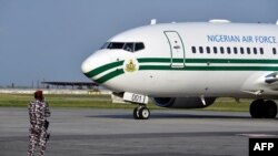 Un avion à l’aéroport Felix Houphouët-Boigny à Abidjan, Côte d’Ivoire, 28 novembre 2017. (Photo d'illustration)