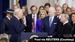 Prezida wa Amerika ariko ararahira