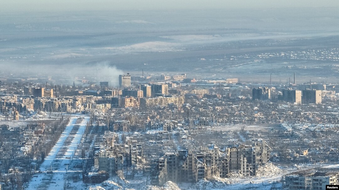Pogled iz zraka prikazuje uništene zgrade kao rezultat intenzivnih borbi u Bakhmutu, Ukrajina, 13. januara 2024.
