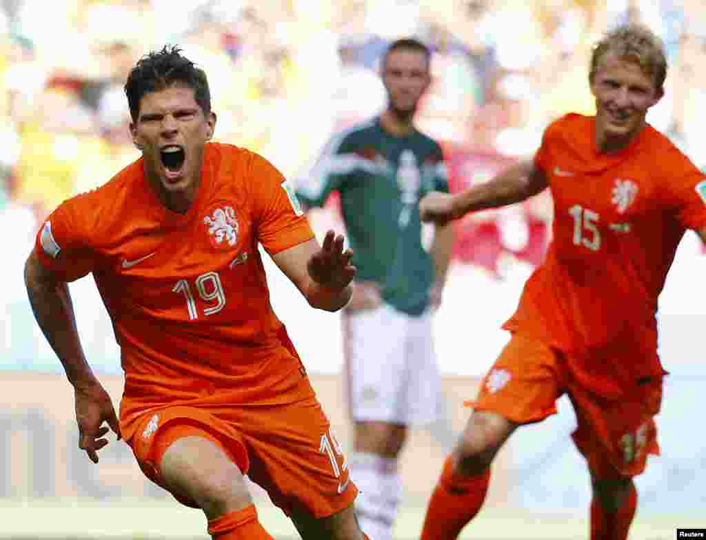 نیدرلینڈز کو پہلے گول کے چند منٹ بعد پنلٹی کک ملی جس پر دوسرا اور فیصلہ کن گول کر کے انہوں نے میکسیکو کو ناک آؤٹ کر دیا۔ 