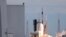 Взлет SpaceX Falcon 9 с космодрома на мысе Канаверал.