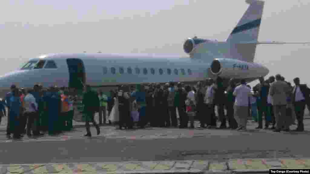 Le jet transportant l&rsquo;opposant congolais Etienne Tshisekedi a atterri à l&rsquo;aéroport international de N&rsquo;Djil, à Kinshasa, le 27 juillet 2016 (Top Congo)