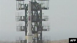 Severna Koreja je u aprilu 2009. lansirala raketu Musudan-ri, da kruži oko Zemlje, za koju se veruje da je doživela tehnički neuspeh, iako je Pjongjang misiju proglasio uspešnom.