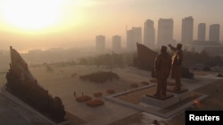 북한 만수대 언덕에서 내려다본 평양. 조선중앙통신 배포 사진. (자료사진)