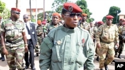 Guinea's military ruler Captain Moussa Dadis Camara (Oct 2009 file photo)