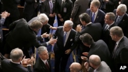 در اسفندماه سال گذشته که نتانیاهو در کنگره آمریکا حاضر شد، نمایندگان دو حزب از او حمایت کردند. 