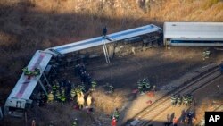 Svi vagoni voza u Njujorku iskočili iz šina u Bronksu. 1. decembar, 2013.