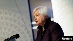 Menteri Keuangan AS Janet Yellen berbicara dalam konferensi pers di pertemuan tahunan Bank Dunia dan IMF di Washington, pada 14 Oktober 2022. (Foto: Reuters/Elizabeth Frantz)