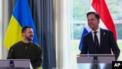 Президент Украины Владимир Зеленский и премьер-министр Нидерландов Марк Рютте. 4 мая 2023 г. 
