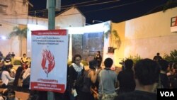 Aksi solidaritas bagi korban kekerasan seksual, YY, di Yogyakarta.