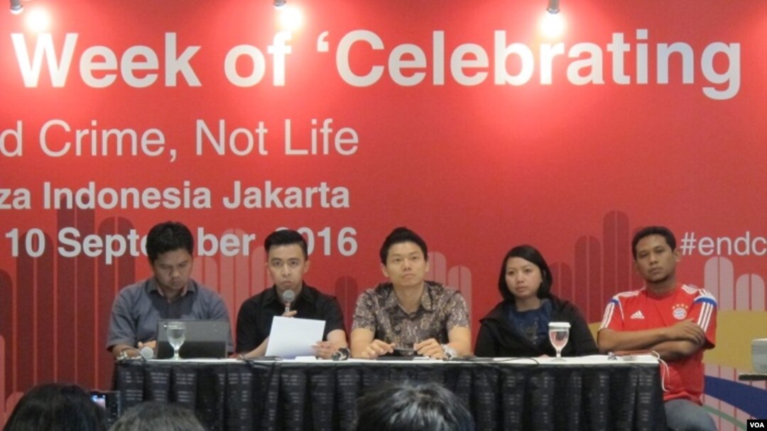 Koalisi Masyarakat Sipil untuk Penghapusan Hukuman Mati di ASEAN (CADPA) dalam konferensi pers di Plaza Indonesia (9/9). (VOA/Fathiyah Wardah)