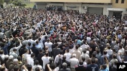 Li Qamişlo bi Hezaran Kesan Xwepêşandan kir