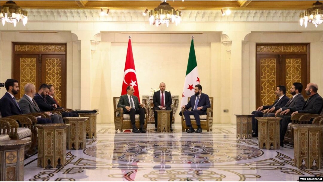 Görüşmeye ilişkin fotoğraflar Suriye'deki Dışişleri Bakanlığı'nın sosyal medya hesabından paylaşıldı.