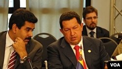 Chávez dijo que Obama está apoyando "el pasado sin ningún tipo de vergüenza" al no desconocer las elecciones hondureñas.