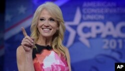 Salah seorang pembantu Trump, Kellyanne Conway, membela tuduhan Trump soal kemungkinan adanya penyadapan telepon (foto: dok). 