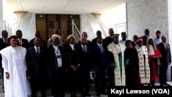 Photo de famille lors de la réunion des pays du CEDEAO à Lomé, au Togo, le 31 juillet 2018. (VOA/Kayi Lawson)