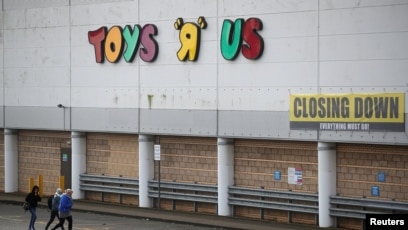 Cadenas intensifican competencia tras salida de Toys R Us