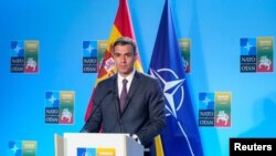 El presidente español, Pedro Sánchez, ofrece una rueda de prensa durante la cumbre de la OTAN en Vilna, el 12 de julio de 2023.