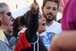 Protesters say they are infuriated by the limited response from political elites in Beirut, Nov. 19, 2019. (Heather Murdock/VOA)