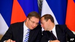 Premijer Srbije Aleksandar Vučić se tokom posete Moskvi susreo i sa ruskim premijerom Dmitrijem Medvedevom