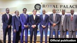 Ra'isulwasaare Kheyre oo jooga goobta Golaha Dhaqaalaha looga dhawaaqay