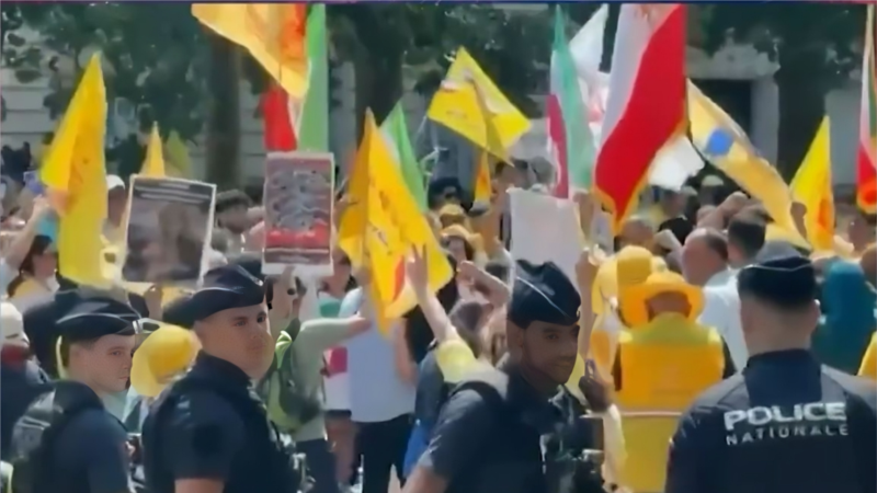 تجمع هواداران سازمان مجاهدین خلق در پاریس